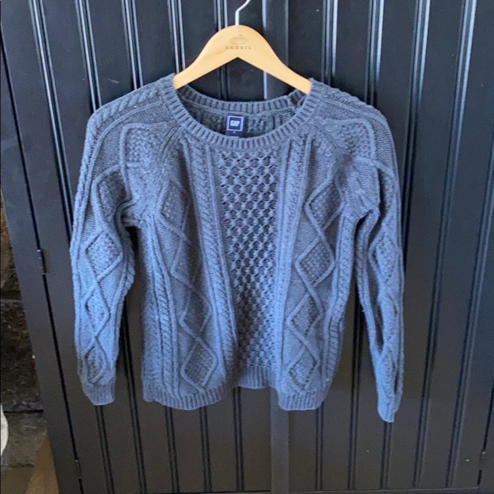 Gap sweater